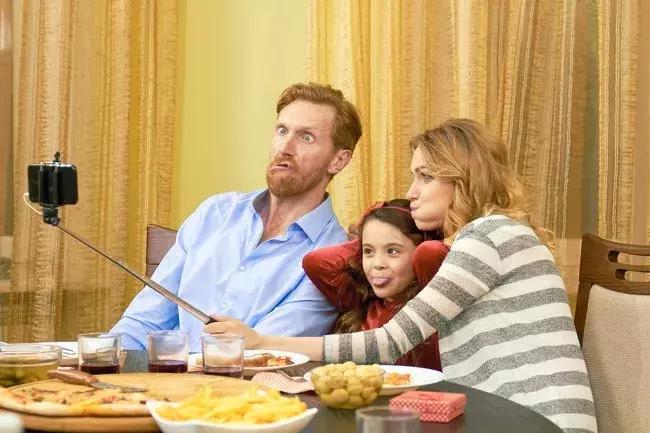 晒娃狂魔在英语里竟然叫sharenting！