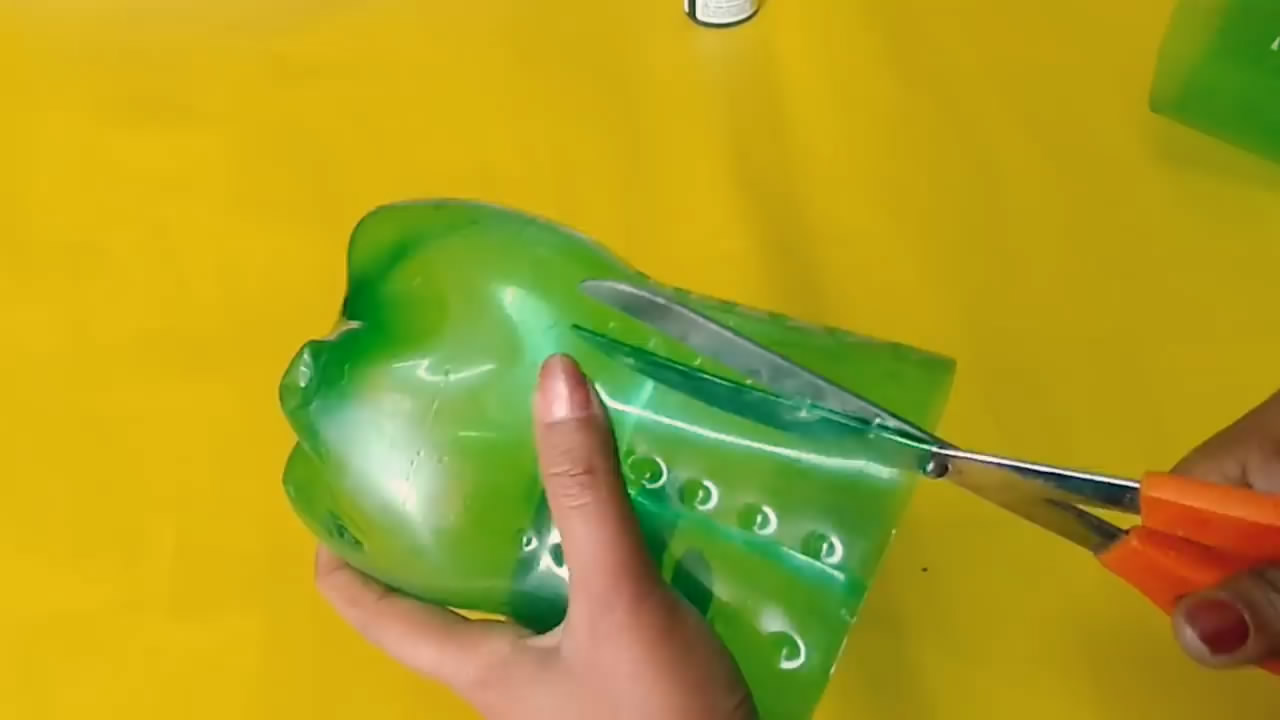 塑料瓶废物利用花篮制作方法,塑料瓶创意花篮手工制作方法图文