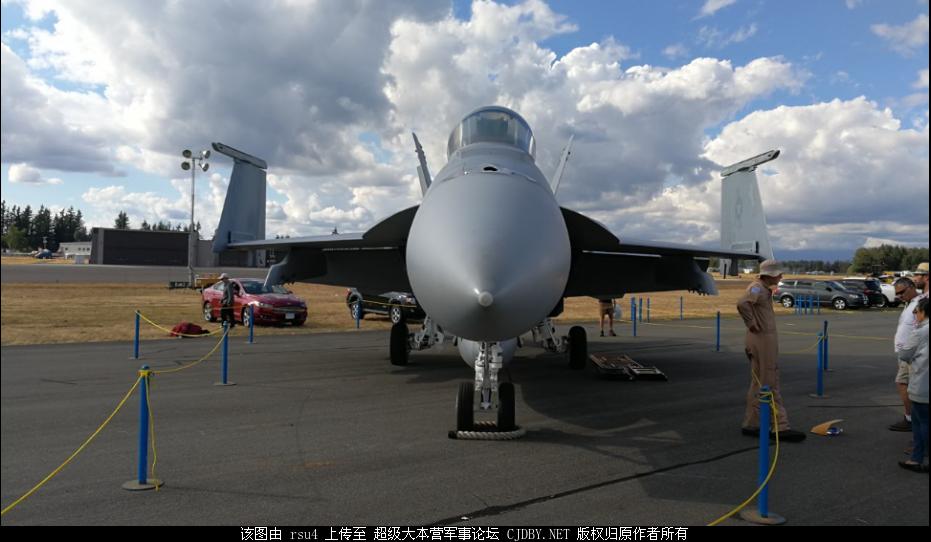 美国舰载机起飞和降落,美国舰载机有什么作战实力