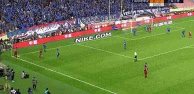 趣说中超：恒大门将最强背景帝，裁判一行为真赞，角旗杆躺枪