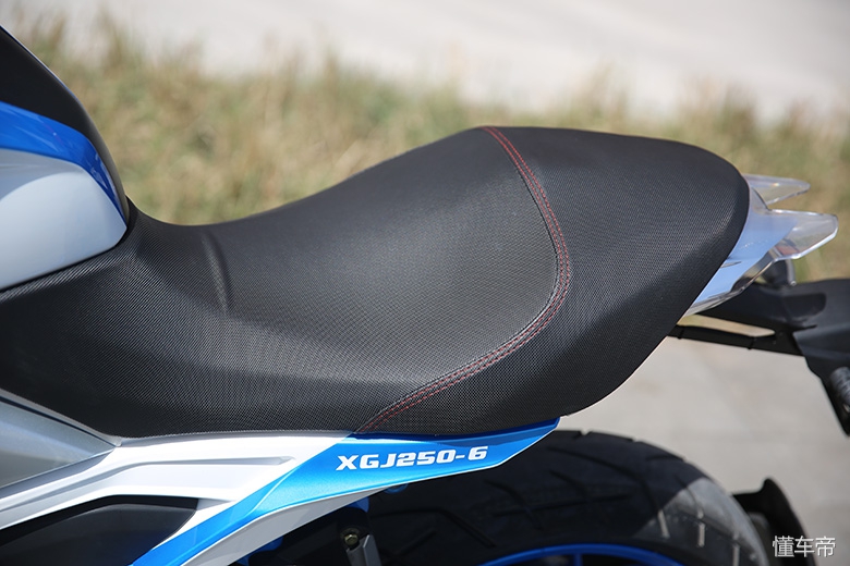 新感觉双缸250百公里加速,加速2秒左右的摩托车