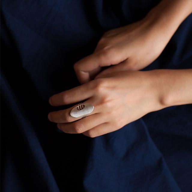 撕去十层甲，扫出数斗尘，人到中年一声吼，该出手时就出手