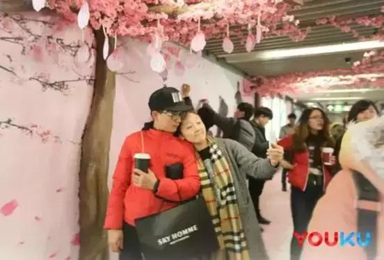 各地地铁魔性广告,脑洞大开的广告根本猜不出