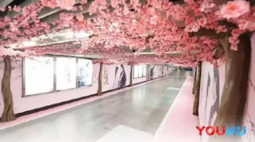 各地地铁魔性广告,脑洞大开的广告根本猜不出