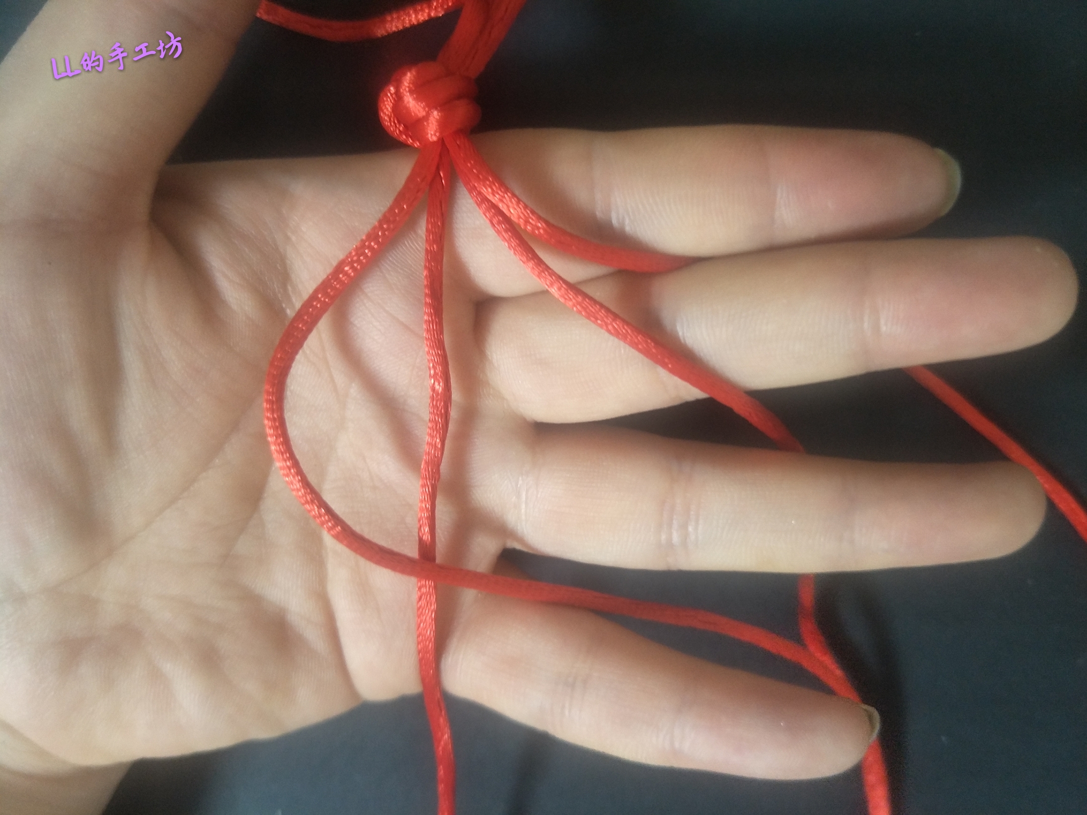 手工编织心形小挂件视频教程,一根绳子编好看吊坠简单