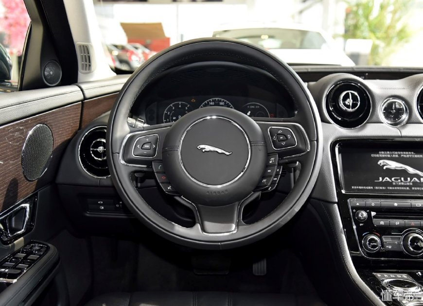 捷豹的设计总监,捷豹xj设计者