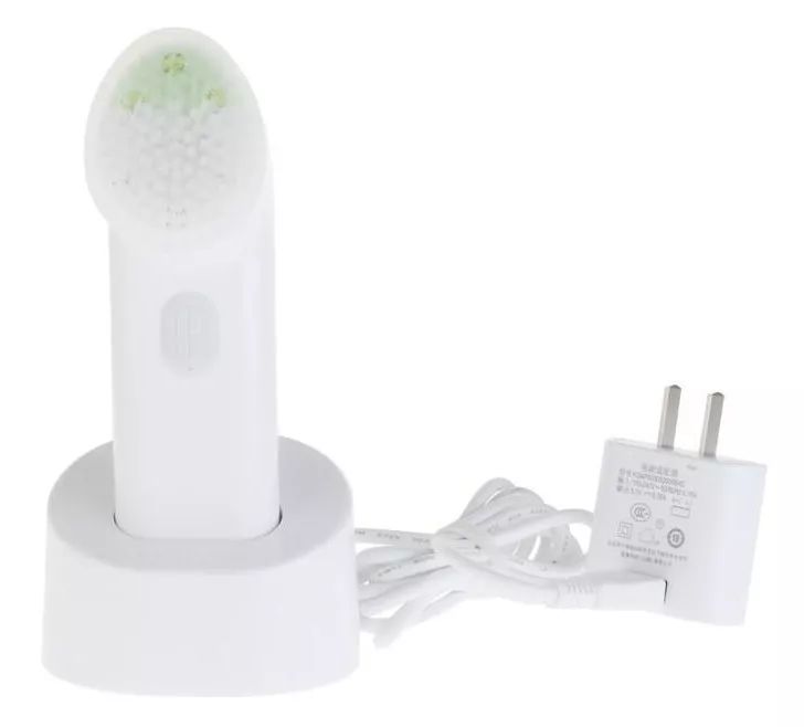 用了洁面仪，才知道以前的脸都白洗了