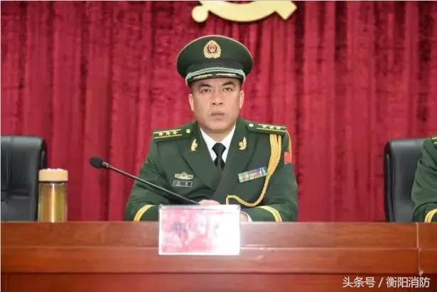 武警荆门支队晋升警衔仪式视频,武警岳阳支队举行警衔晋升仪式