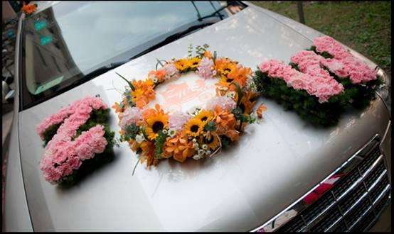 婚车手拿捧花,花艺婚车手捧花