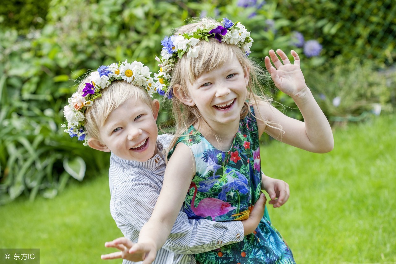 7岁的小明上课总爱和伙伴打闹，家长却怀疑是不是患了多动症？