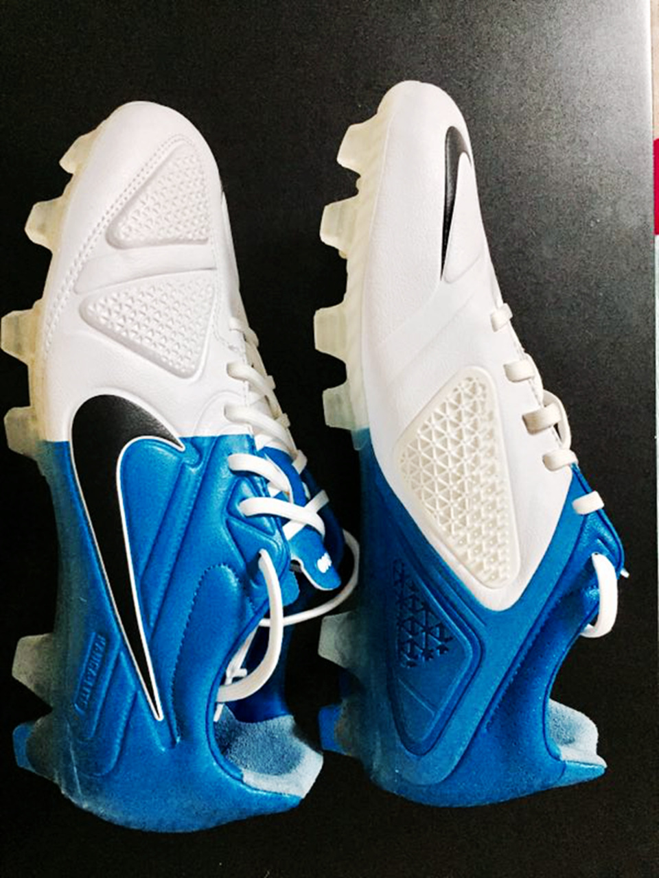 安踏足球鞋enjoyz,好看足球鞋照片