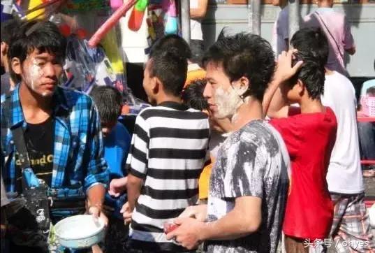 泰国泼水节游玩穿搭,泰国泼水节游玩的最全攻略