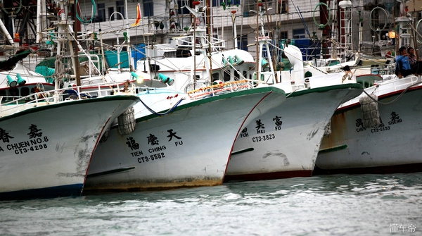 三亚东岛豪华游艇一日游,三亚东岛海鲜