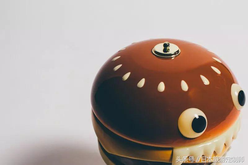 supreme新一季也太好看了吧,这才是真正的supreme联名背面