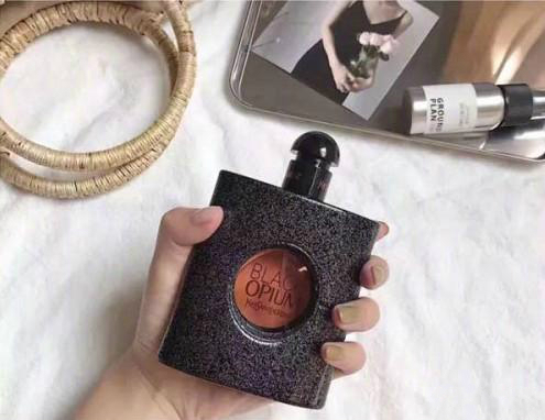 最有男人味淡香的香水推荐,闻香识女人里提到的香水