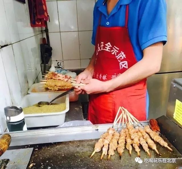 这么low的店，竟然这么多人抢着去吃