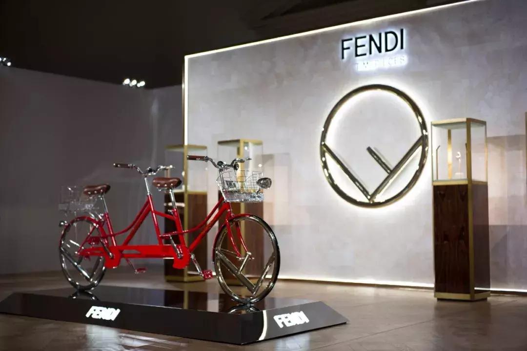 fendi新出套装,娜扎fendi2018