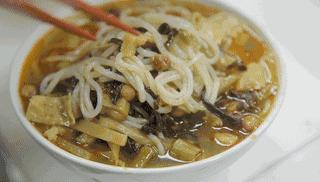 螺蛳粉酸辣鲜爽正宗柳州风味,螺蛳粉酸辣鲜柳州人就爱吃这个味