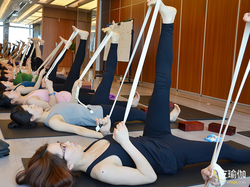 从零开始瑜伽教练培训价目表,瑜伽教练培训班学什么