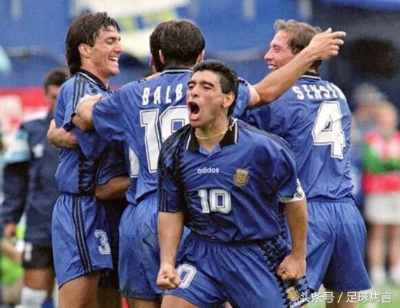 球衣名字从俱乐部发展到国家队，德国花了10年，国足还要等多久？