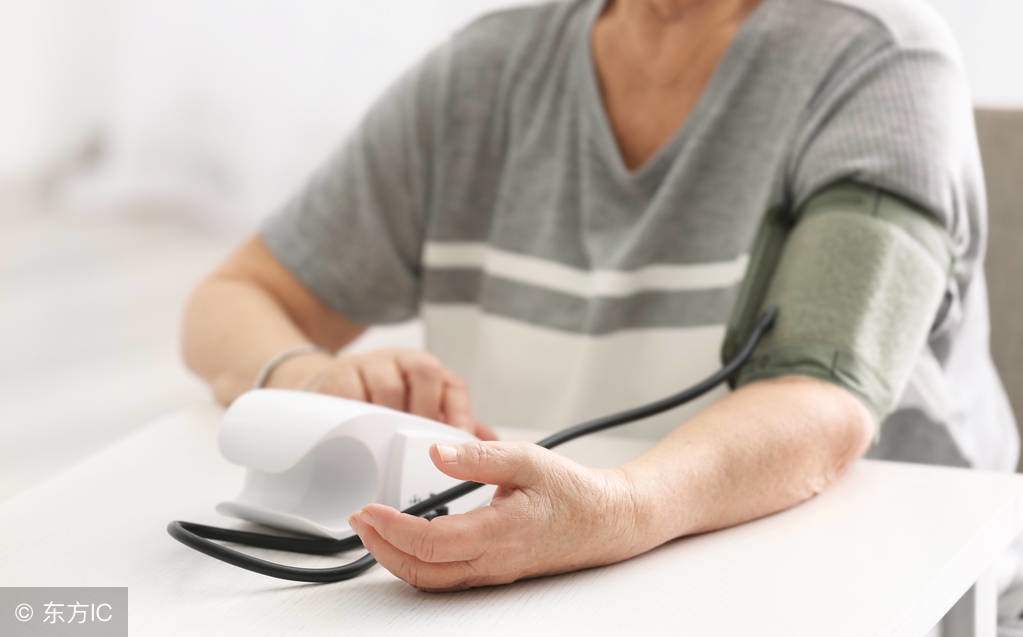 70岁老人血压一百五十多正常吗,50岁血压100到140要吃降压药吗