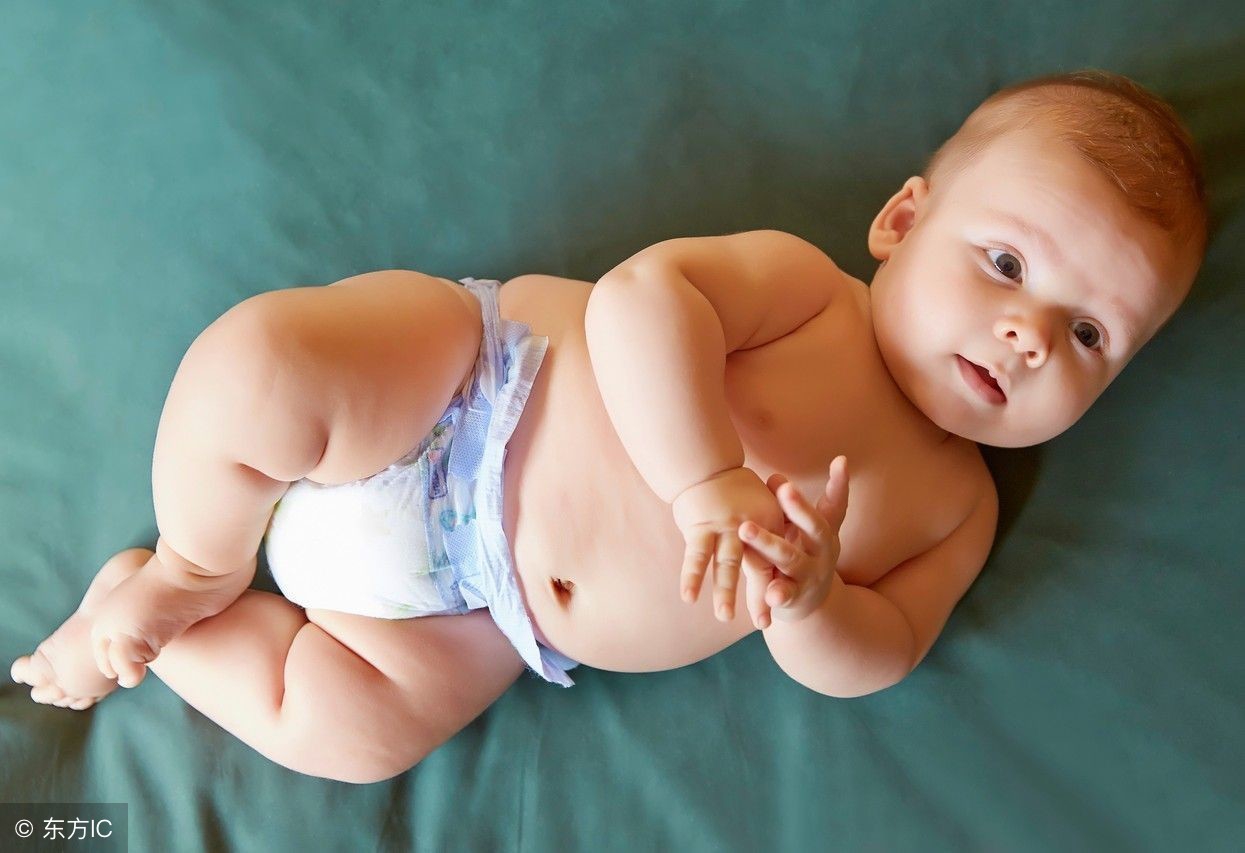 让宝宝睡正头型的毛巾折法,刚出生的宝宝怎么睡出好头型