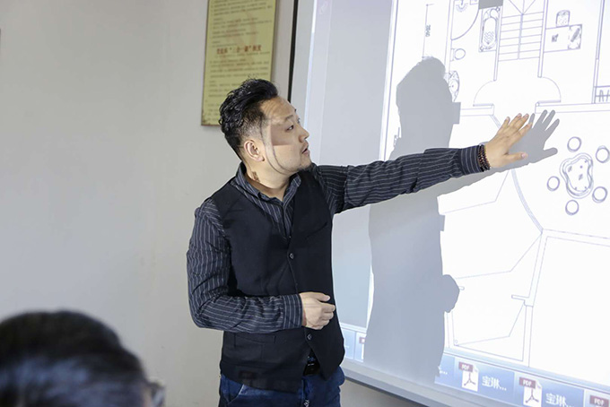 骅锶装饰设计大师李骏晁业前培训，引领新华电脑学院学子走职场