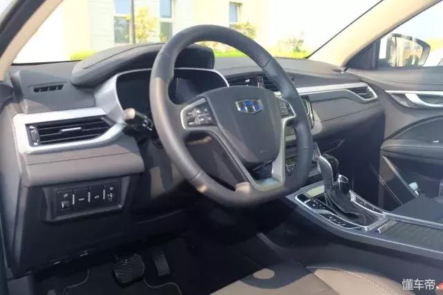 吉利帝豪ec7和715哪个好,吉利帝豪ec7油气混合版测试