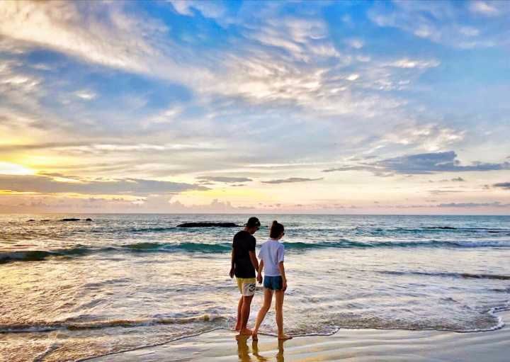 当张继科和景甜高调秀恩爱时,张继科晒出与景甜手拉手甜蜜照