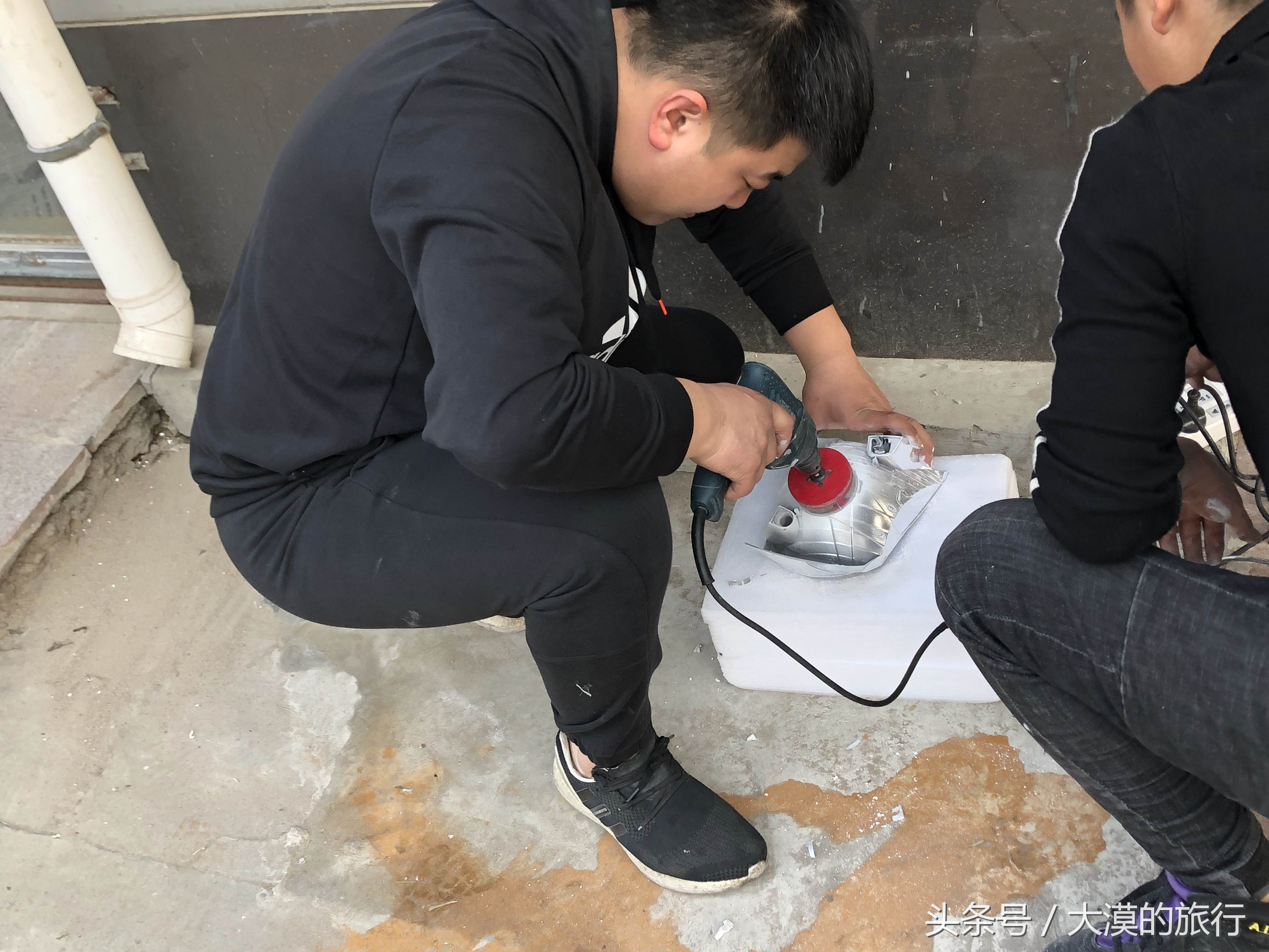 丰田坦途黄光灯,丰田坦途欧司朗激光大灯