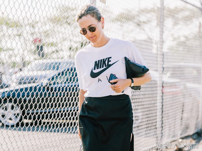 有哪些减龄的运动风穿搭,如何让运动风穿搭穿出高级感