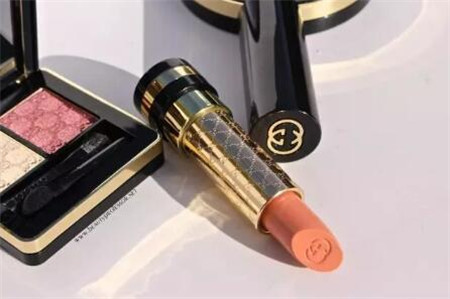 原来gucci才是被时装耽误的美妆界大咖咯