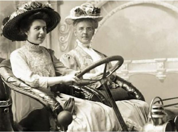 车模为什么都那么漂亮,车模为什么总那么漂亮