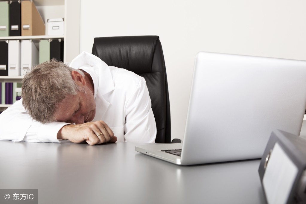 午休后头胀什么原因,午休起来后头晕想吐是怎么回事