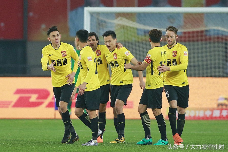 上港恒大阿兰肘击傅欢,阿兰肘击事件后足协的处罚结果