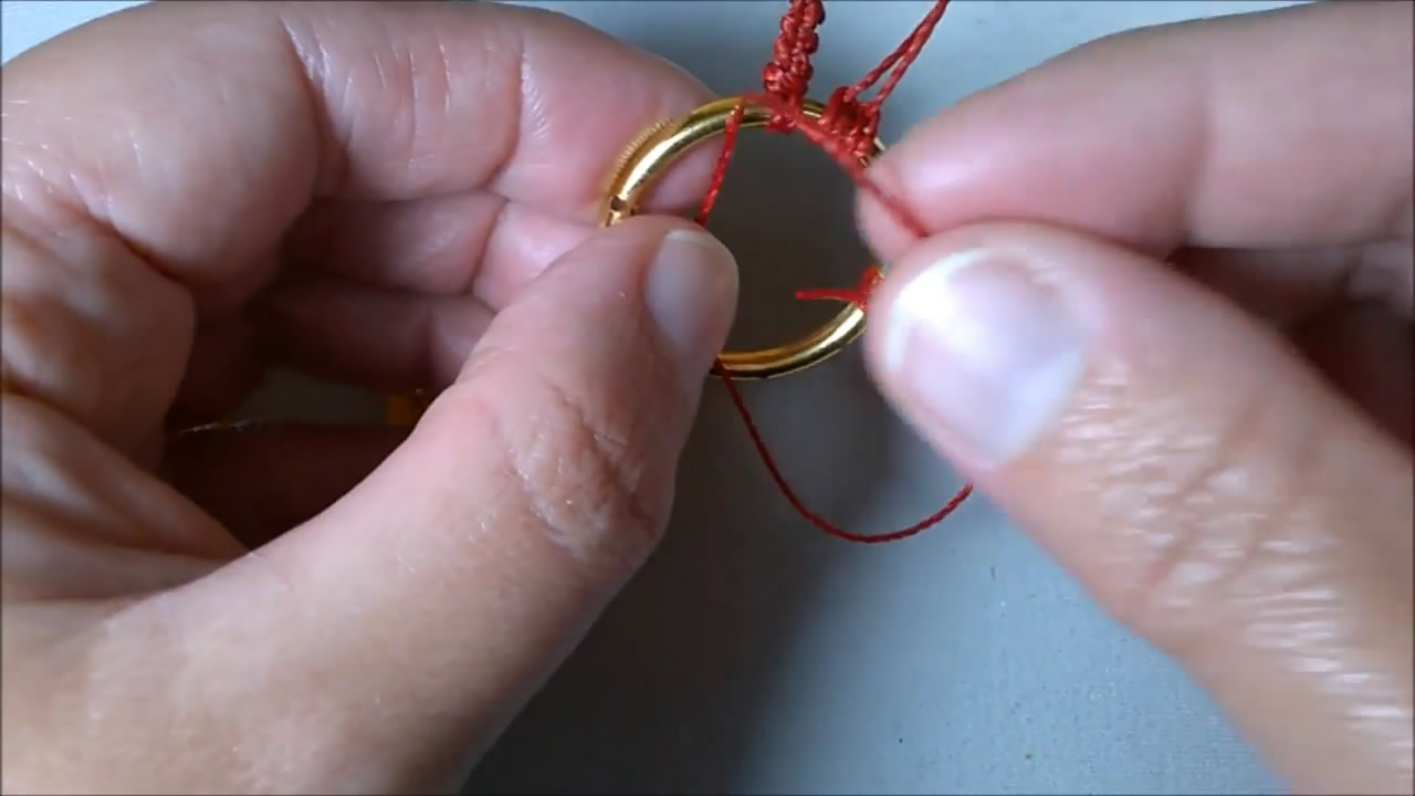 扁吊坠项链编织简单教程,手工编织太阳吊坠图解