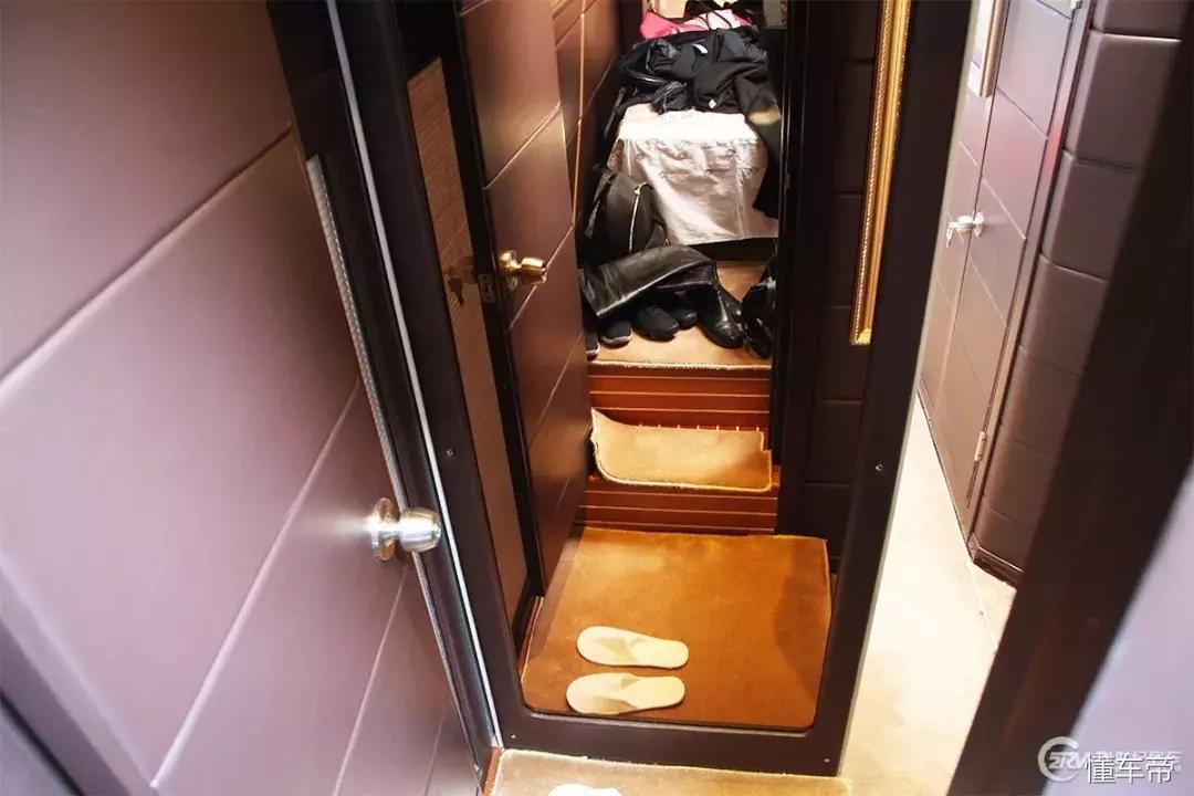 一辆保时捷大约值多少钱,一辆保时捷跑车多少钱