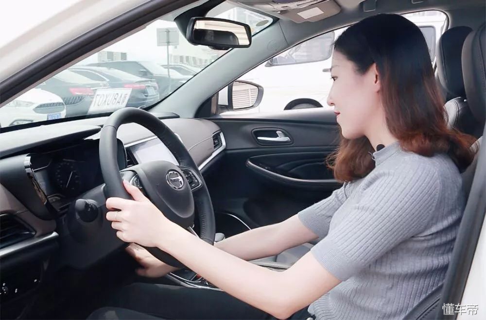 轮胎不够力怎么办,汽车轮胎漏气是充气还是换备胎