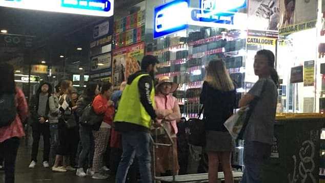 墨尔本药店为中国人开“绿色通道”引澳人不满