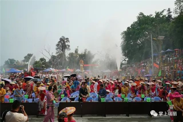 期待来云南的第一个泼水节,欢迎朋友们来云南泼水节