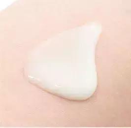 新买的安耐晒味道和以前的不一样,刚买的安耐晒和之前的味道不一样