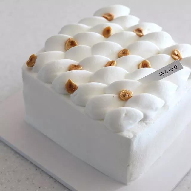 八齿裱花嘴奶油蛋糕简单造型,小孩子奶油蛋糕造型简单