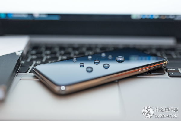 iphone手机一般推荐什么钢化膜,iphone手机原装膜好还是钢化膜好