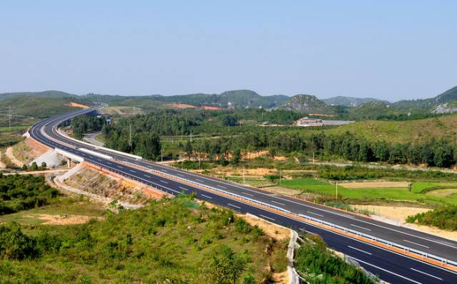 从太原出发自驾游国家一号公路,太原旅游公路自驾游最详细路线