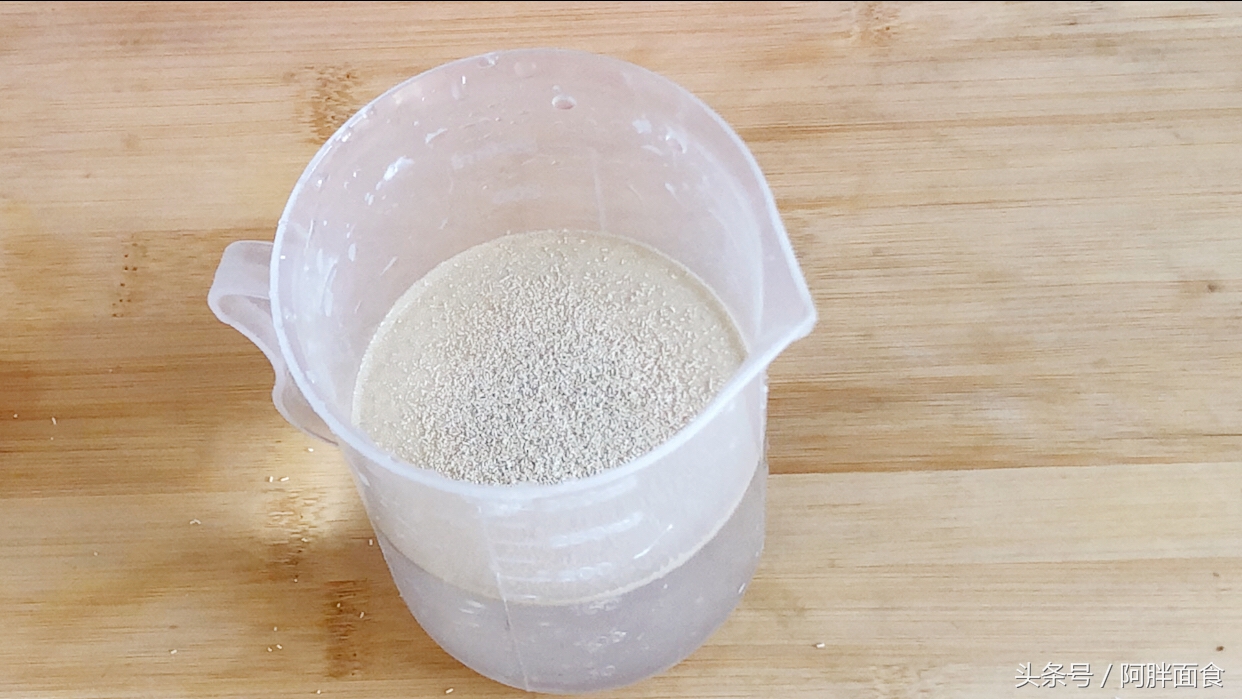 怎样蒸的馒头松软表皮光滑不发黄,做馒头和面的方法和技巧