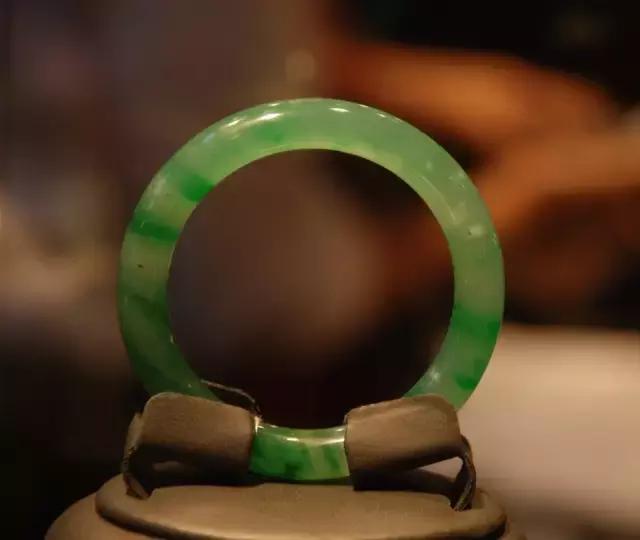 最美的翡翠玉手镯,最美玉手镯各种款式