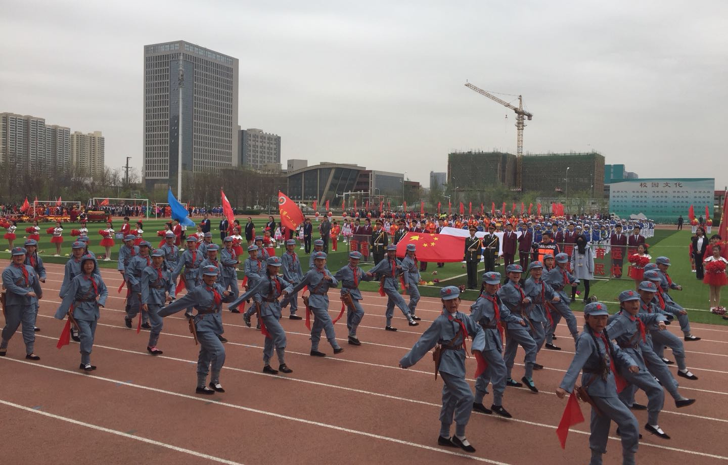 有趣的运动会小学生,一个运动会的游戏