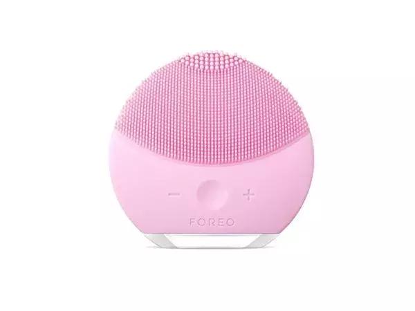 林允张韶涵洗脸视频 (张韶涵林允护肤方法)