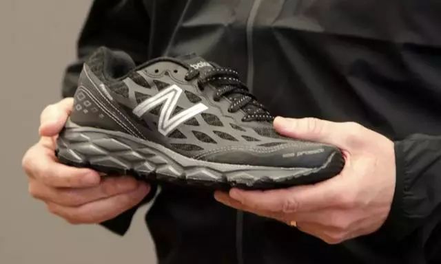 newbalance最具代表性的鞋款,newbalance鞋子一星期开胶