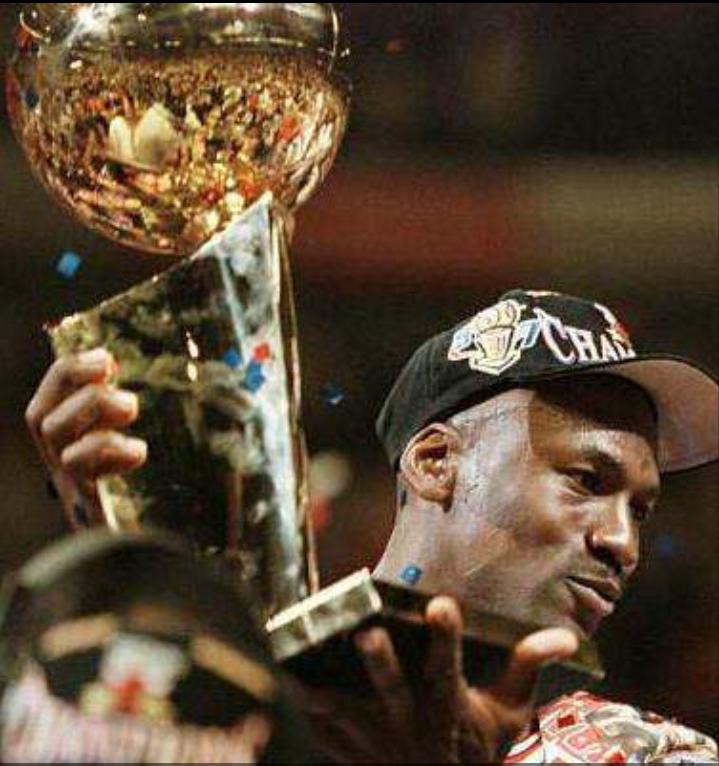 乔丹23号蓝色球衣图片,上帝把23号给了乔丹